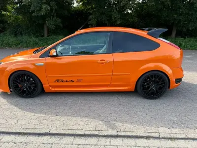 Gebraucht Ford Focus ST 226 PS (166 kW) 2005 Orange Limousine