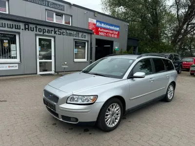 Używany Volvo V50 170 KM (125 kW) 2004 Srebrny Kombi