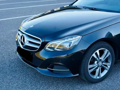 Gebraucht Mercedes E220 Avantgarde 170 PS (125 kW) 2015 Schwarz Limousine