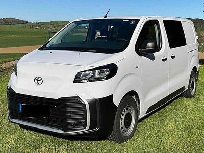 Second-hand Toyota Proace 144 CP (105 kW) 2025 Alb Monovolum