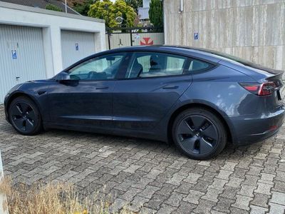 gebraucht Tesla Model 3 SR+ grau