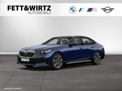 Gebraucht BMW 530e M Sport 299 PS (219 kW) 2024 Bmw individual tansanitblau metallic Limousine