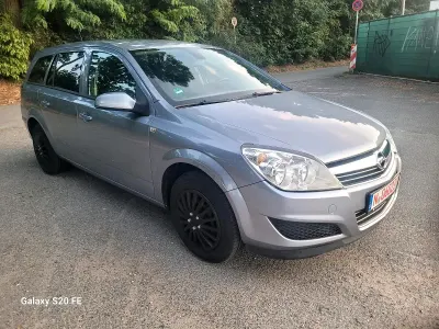 Gebraucht Opel Astra 90 PS (66 kW) 2009 Silber Kombi