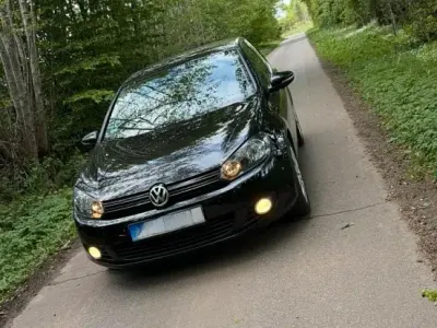 Gebraucht VW Golf VI 105 PS (77 kW) 2010 Schwarz Kleinwagen