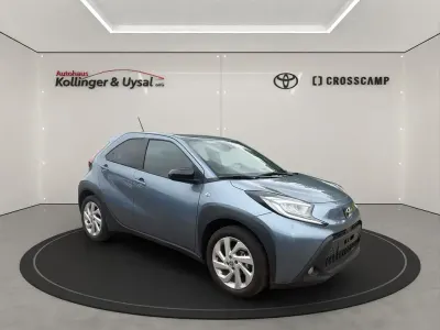 Neu Toyota Aygo X 72 PS (52 kW) 2025 Grau SUV