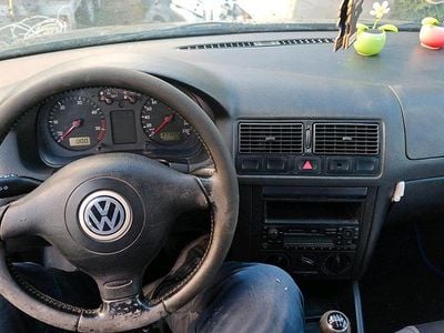 Grün Gebraucht 1999 VW Golf IV Kombi | 1.500 € (Fairer Preis)