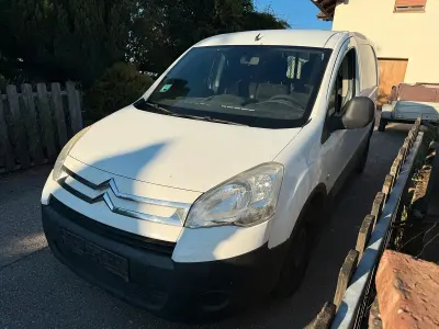 Gebraucht Citroën Berlingo 88 PS (64 kW) 2010 Weiß Van / Kleinbus