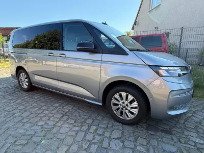 Gebraucht VW Multivan Life 150 PS (110 kW) 2025 Silber Van / Kleinbus
