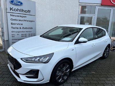 Frostweiß Gebraucht 2023 Ford Focus ST-Line Limousine | 24.970 € (Teuer)