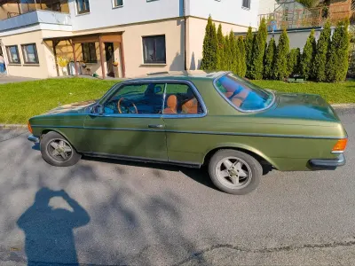 Gebraucht Mercedes 230 136 PS (100 kW) 1982 Grün Coupé