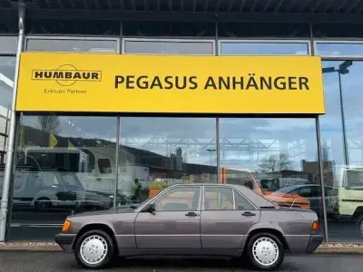 Gebraucht Mercedes 190 75 PS (55 kW) 1991 Violet Limousine