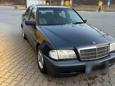 Usata Mercedes C180 122 CV (89 kW) 1998 Blu Berlina