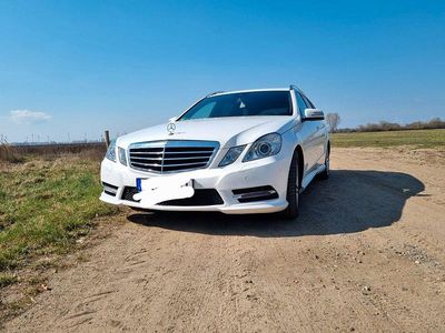 Gebraucht Mercedes E250 Avantgarde 204 PS (150 kW) 2013 Weiß Limousine