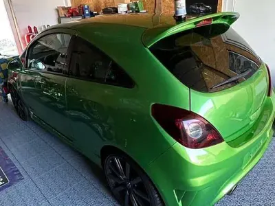 Gebraucht Opel Corsa Edition 211 PS (155 kW) 2013 Grün Kleinwagen
