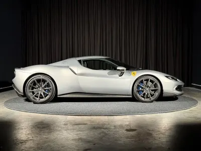 Gebraucht Ferrari 296 829 PS (609 kW) 2024 Grau