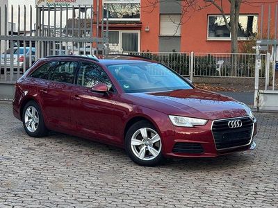 Gebraucht Audi A4 Basis 150 PS (110 kW) 2019 Rot Kombi