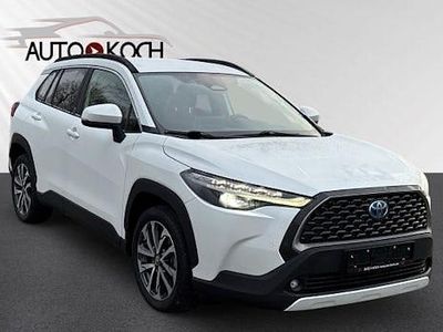 Gebraucht Toyota Corolla Cross Team 197 PS (144 kW) 2022 Platinumweiß perleffekt SUV
