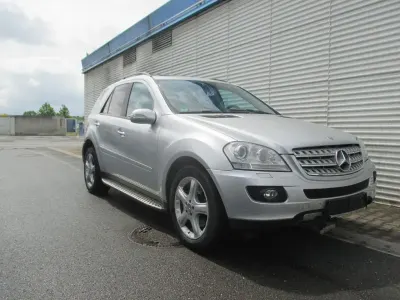 Gebraucht Mercedes ML420 306 PS (225 kW) 2008 Silber SUV