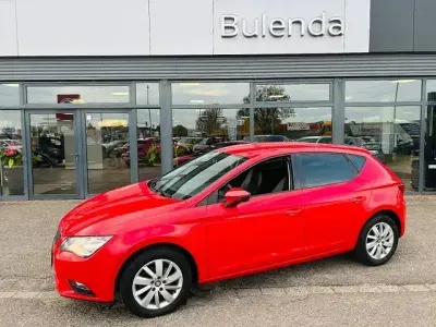 Begagnad Seat Leon Reference 86 HK (63 kW) 2016 Röd Sedan