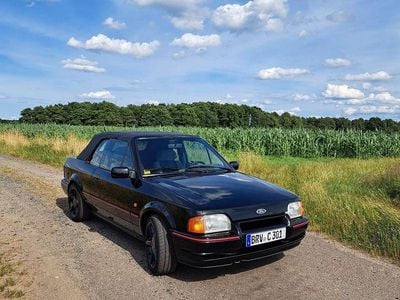 Schwarz Gebraucht 1990 Ford Escort Cabrio | 3.900 €