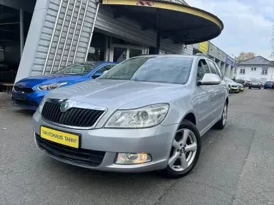 Gebraucht Skoda Octavia Family 105 PS (77 kW) 2013 Silber Kombi
