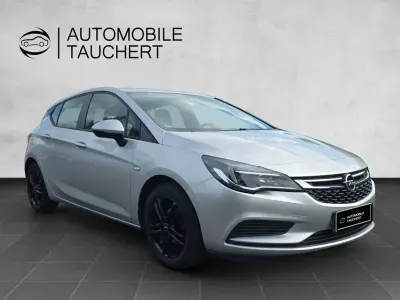 Gebraucht Opel Astra Edition 101 PS (74 kW) 2017 Silber Limousine