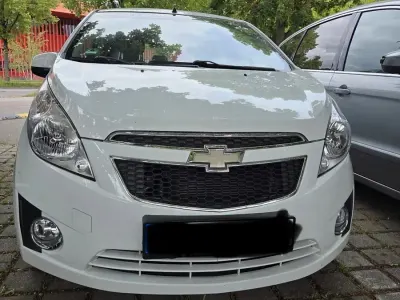 Gebraucht Chevrolet Spark 68 PS (50 kW) 2011 Weiß Kleinwagen