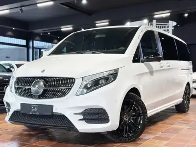 Gebraucht Mercedes V300 AMG line 237 PS (174 kW) 2022 Bergkristallweiß metallic mb 9 Van / Kleinbus