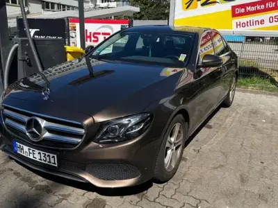 Gebraucht Mercedes 220 197 PS (144 kW) 2017 Braun Limousine