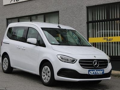 Mercedes T180