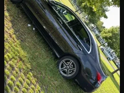 Używany Mercedes C300e 320 KM (235 kW) 2020 Czarny Sedan/Limuzyna