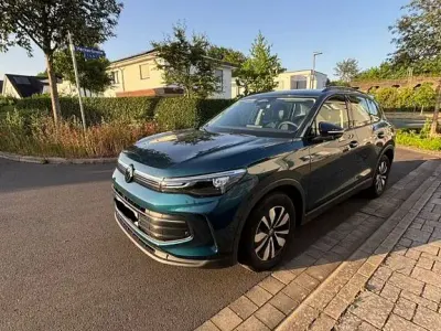 Gebraucht VW Tiguan Goal 150 PS (110 kW) 2025 Blau SUV