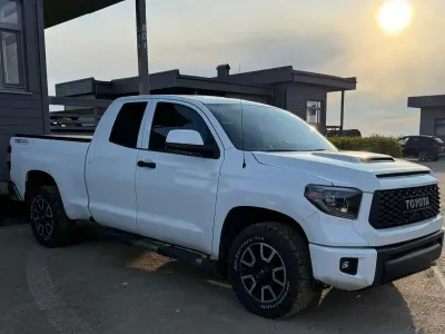 Gebraucht Toyota Tundra 310 PS (228 kW) 2018 Weiß Pickup