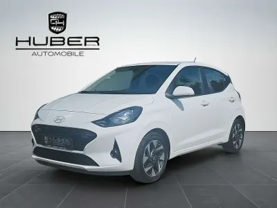 Gebraucht Hyundai i10 Trend 67 PS (49 kW) 2023 Weiß Kleinwagen