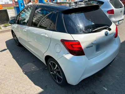 Gebraucht Toyota Yaris 100 PS (73 kW) 2017 Weiß Kleinwagen