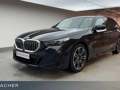Neu BMW 540 M Sport 303 PS (222 kW) 2026 Saphirschwarz metallic Kombi