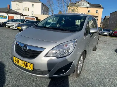 Gebraucht Opel Meriva 101 PS (74 kW) 2011 Silber Van / Kleinbus