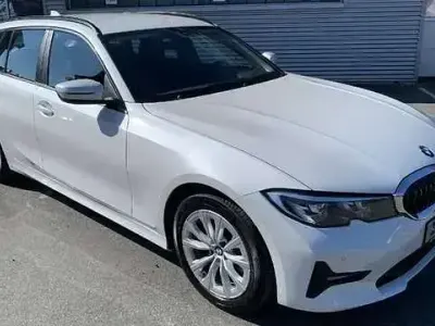 Używany BMW 320 Sport Line 190 KM (139 kW) 2022 Biały Kombi