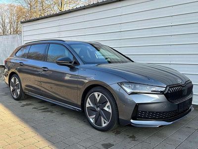 Neu Skoda Superb SportLine 193 PS (141 kW) 2025 Graphite grau metallic Kombi