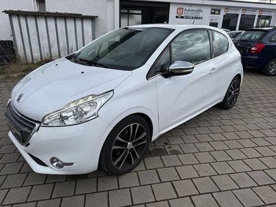 Gebraucht Peugeot 208 Allure 120 PS (88 kW) 2013 Weiß Kleinwagen