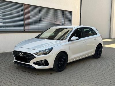 Gebraucht Hyundai i30 110 PS (80 kW) 2021 Weiß Limousine