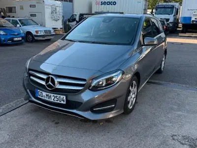 Gebraucht Mercedes B180 122 PS (89 kW) 2018 Grau Kleinwagen