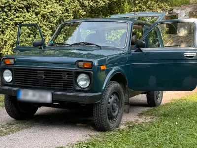 Gebraucht Lada niva 82 PS (60 kW) 2009 Grün SUV