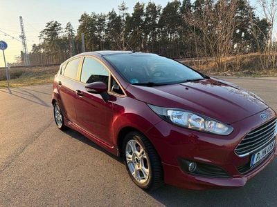 Gebraucht Ford Fiesta SYNC Edition 82 PS (60 kW) 2014 Rot Kleinwagen