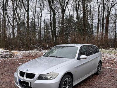 Gebraucht BMW 318 143 PS (105 kW) 2008 Grau Kombi