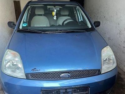 Gebraucht Ford Fiesta Ambiente 69 PS (50 kW) 2003 Blau Kleinwagen
