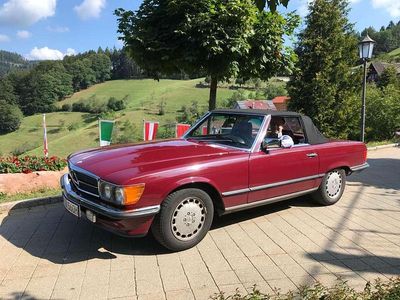 Usata Mercedes 560 242 CV (177 kW) 1986 Rosso Coupé