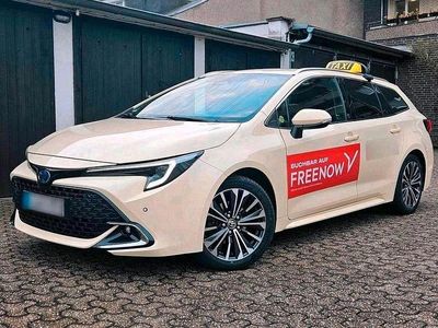 Gebraucht Toyota Corolla Hybrid Team 140 PS (102 kW) 2024 Schwarz Kombi