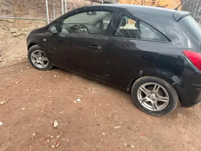 Usata Opel Corsa 88 CV (64 kW) 2007 Nero Utilitaria