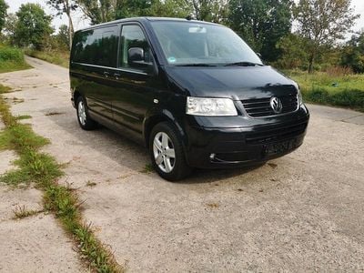 Second-hand VW T5 Highline 174 CP (127 kW) 2010 Negru Van